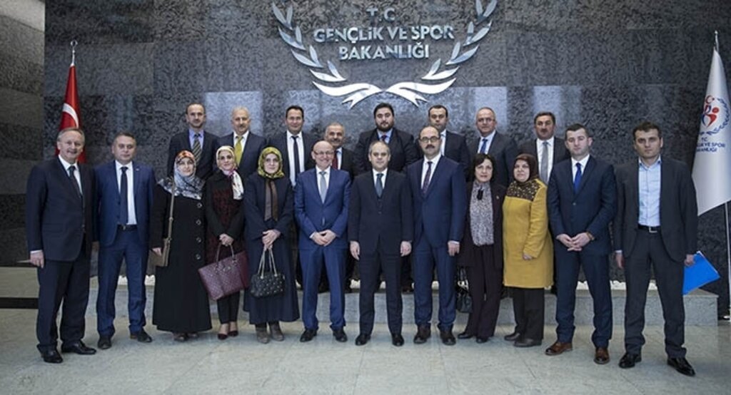 Bakan Kılıç AK Parti Samsun Terme İlçe Teşkilatı’nı kabul etti