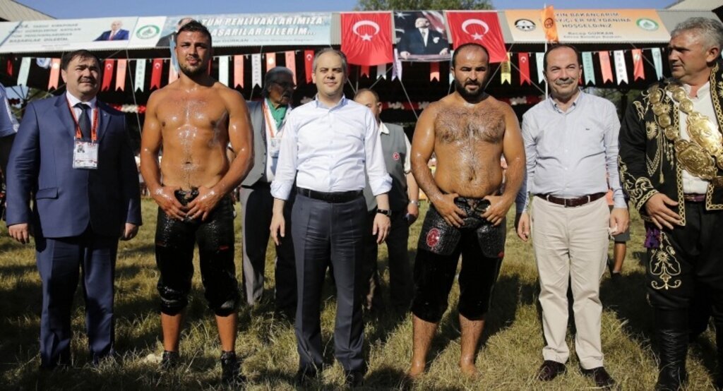 Bakan Kılıç: 'Er meydanı'nı yeniden imar edeceğiz’