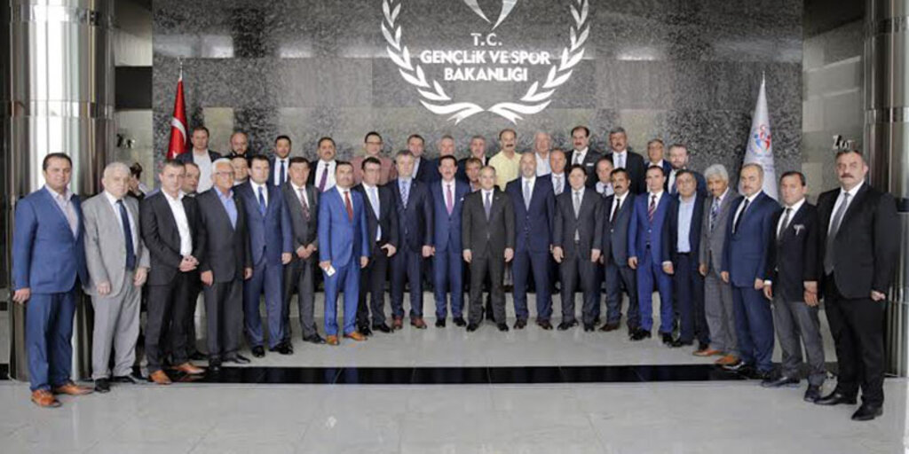 Bakan Kılıç'a AK Parti heyetinden hayırlı olsun ziyareti