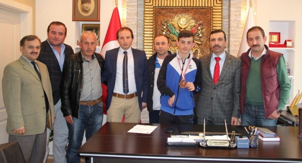 Başarılı sporcudan İbrahim Sarıcaoğlu'na ziyaret