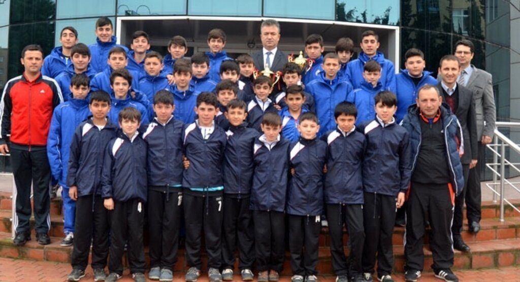 Başarılı sporculardan Başkan Topaloğlu'na ziyaret