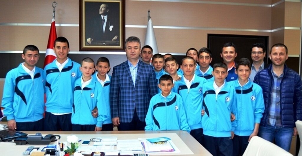 Başarılı Sporculardan Topaloğlu'na Ziyaret