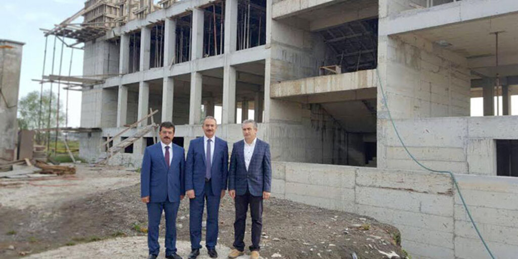 Başkan Dündar Mesleki Eğitim Merkezi inşaatını inceledi