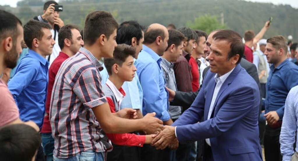 Başkan Genç, binlerce kişiyle bayramlaştı