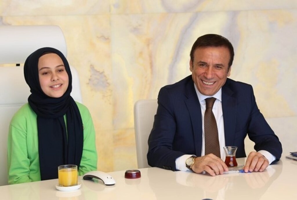 Başkan Genç koltuğu devretti