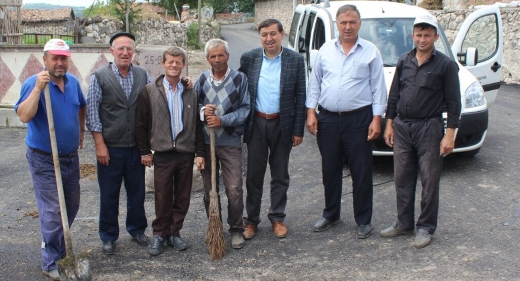 Başkan İkiz Kocaoğlu mahallesini ziyaret etti