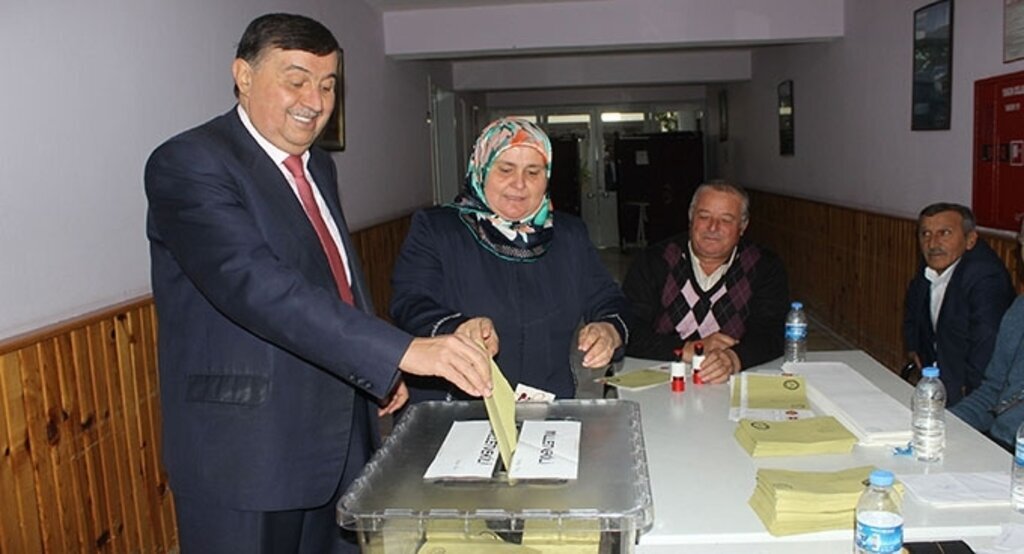 Başkan İkiz Oyunu kullandı