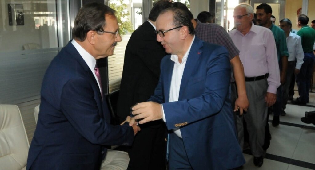 Başkan Şahin personeli ve vatandaşlarla bayramlaştı