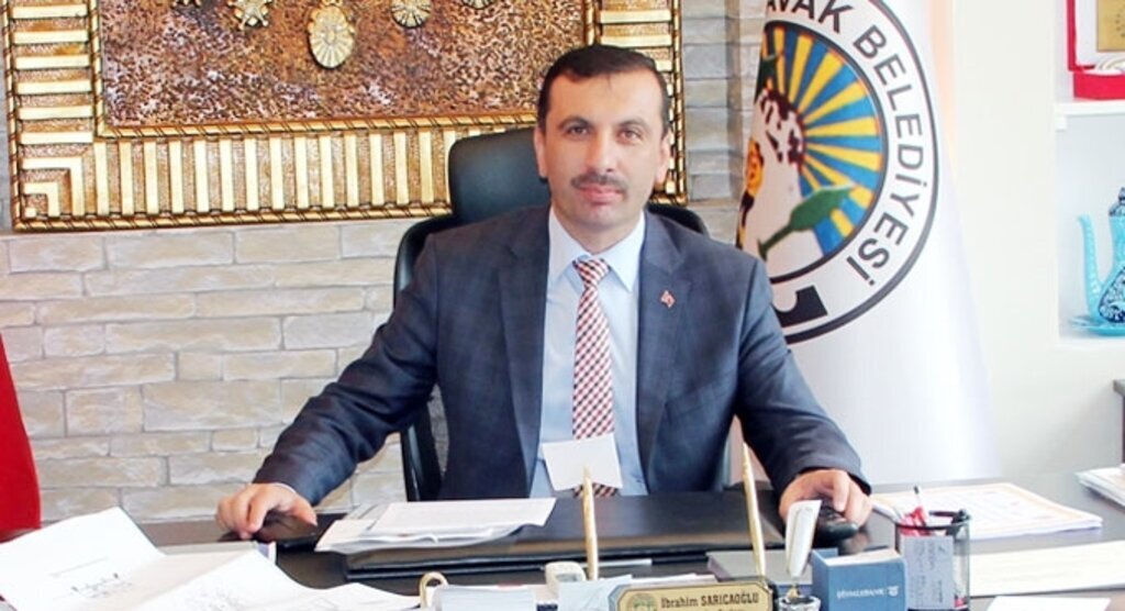 Başkan Sarıcaoğlu : Yaşasın 8 Mart, yaşasın kadın dayanışması