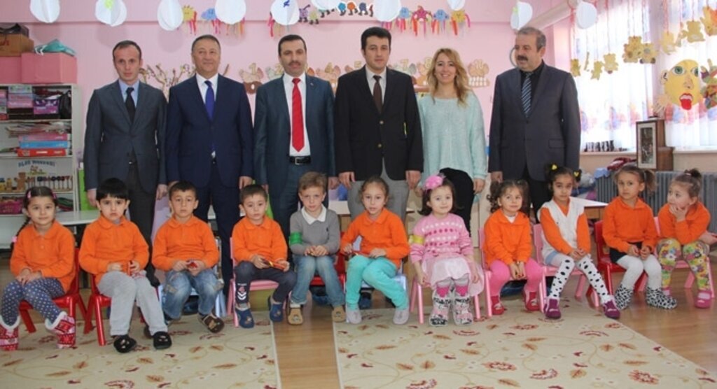 Başkan Sarıcaoğlu'ndan Okullara Yoğun İlgi