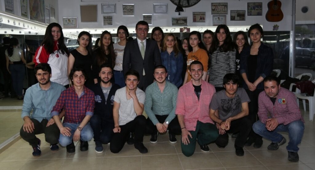 Başkan Taşçı dansçılarla buluştu