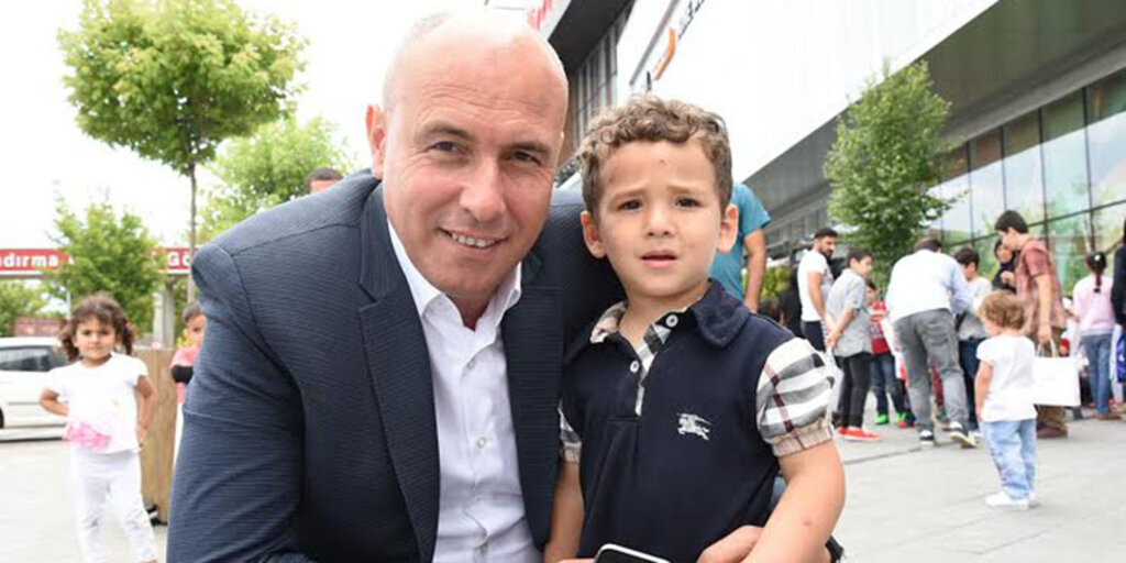 Başkan Togar’dan çocuklara bayramlık