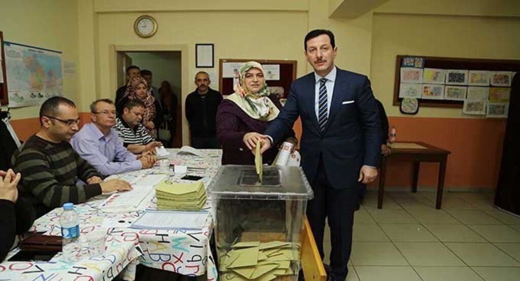 Başkan Tok Oyunu Kullandı