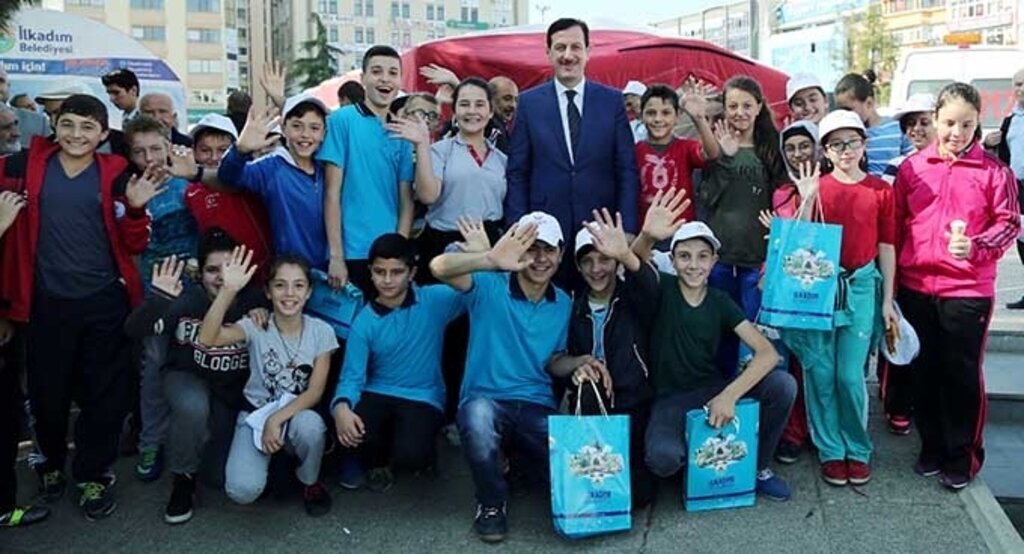 Başkan Tok'tan çocuklara sağlıklı beslenme tavsiyesi