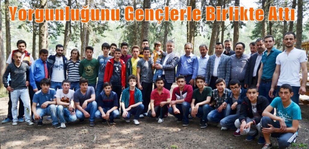 Başkan Topaloğlu Haftanın Yorgunluğunu Gençlerle Birlikte Attı