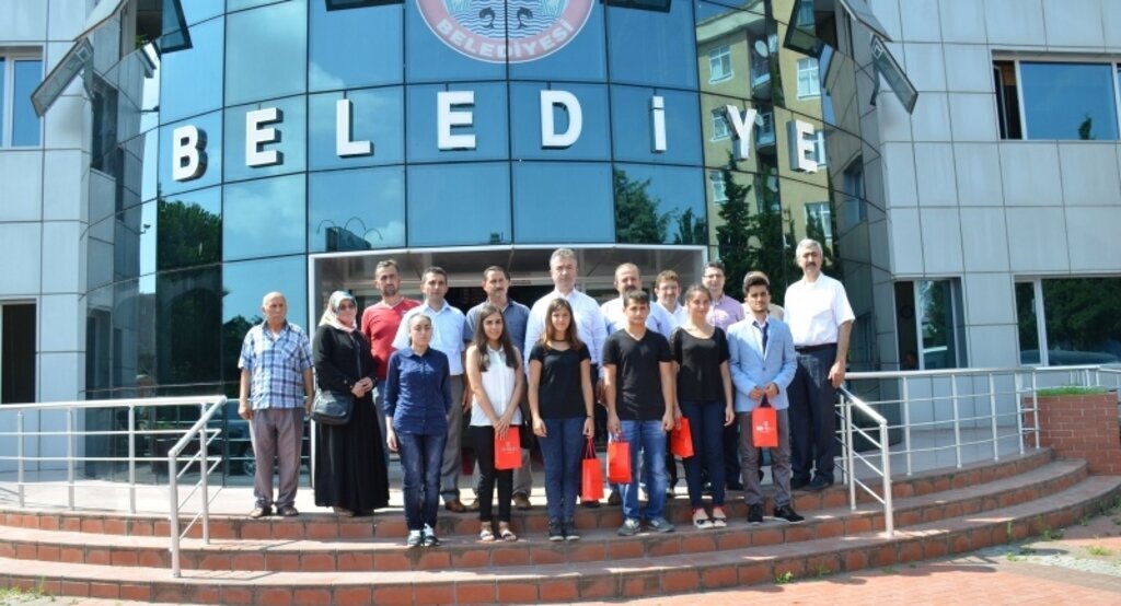 Başkan Topaloğlu'ndan Başarılı öğrencilere ödül