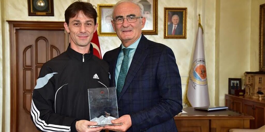 Başkan Yılmaz Başarılı dansçıları ödüllendirdi