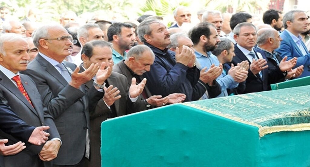 Başkan Yılmaz Bulutoğlu’nun cenaze törenine katıldı