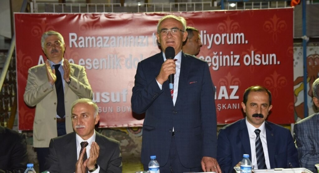 Başkan Yılmaz iftarını Vezirköprülülerle açtı