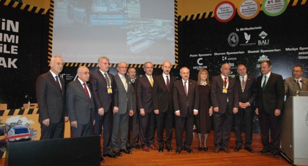 Başkan Yılmaz İstanbul’da ‘Kent içi ulaşım çalıştayı’na katıldı