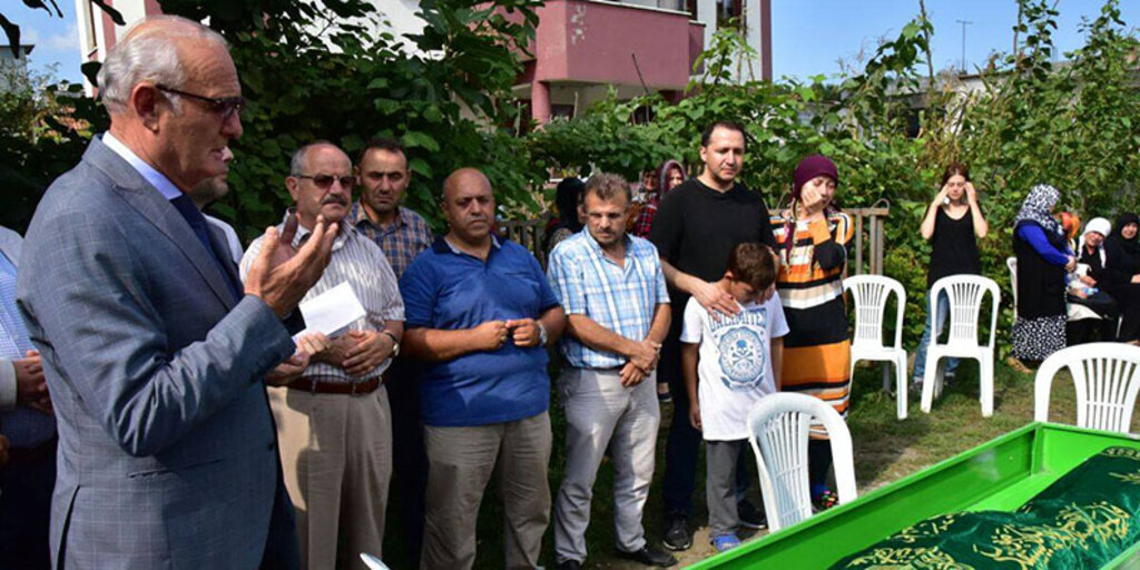 Başkan Yılmaz Kahveci ailesini acı gününde yalnız bırakmadı