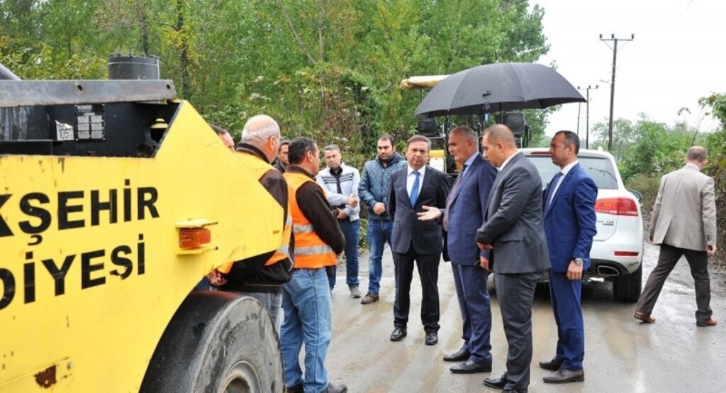 Başkan Yılmaz: ‘Köy yollarımız Türkiye’ye örnek olacak’