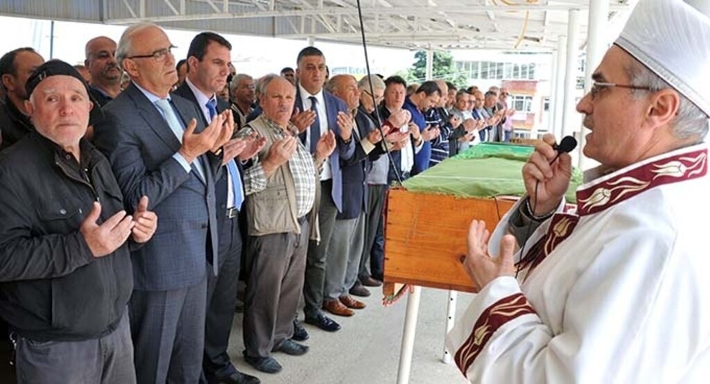 Başkan Yılmaz, Mübadil Hatice Karen’in cenazesine katıldı