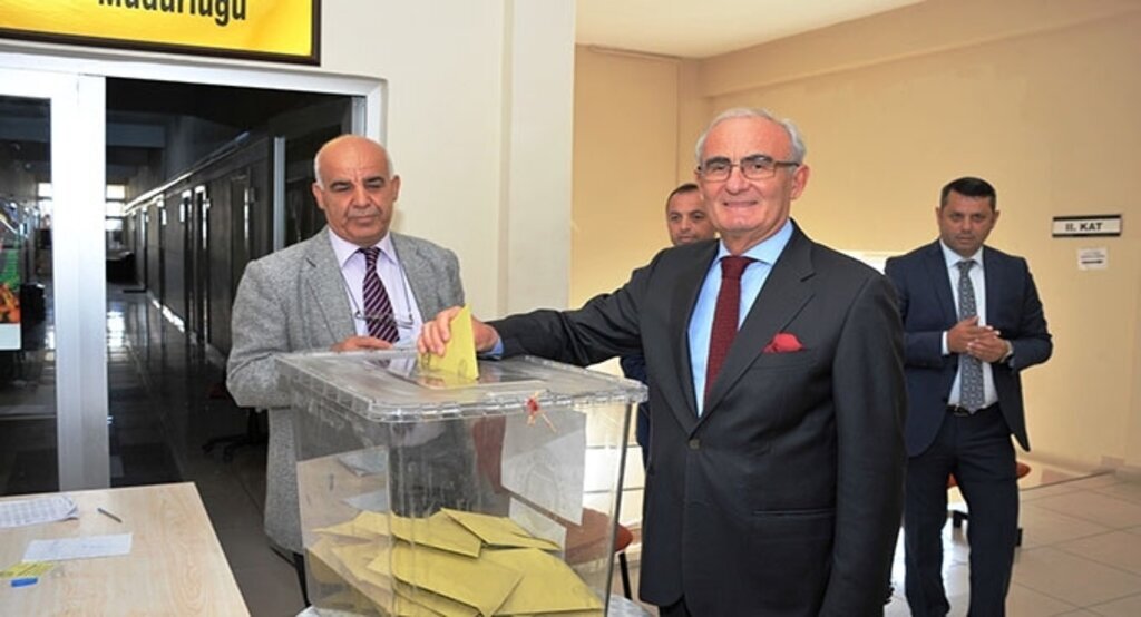 Başkan Yılmaz oyunu kullandı