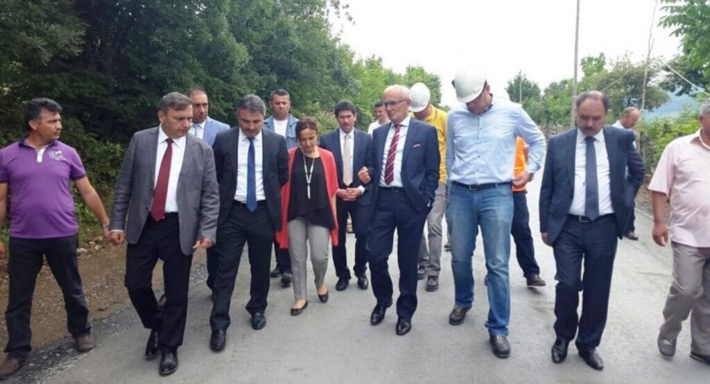 Başkan Yılmaz Yol çalışmalarını inceledi