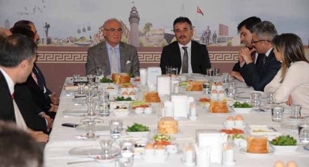 Başkan Yılmaz'dan dayanışma toplantısı