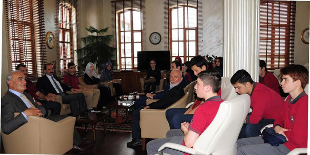 Başkan Yılmaz'dan öğrencilere arapça testi