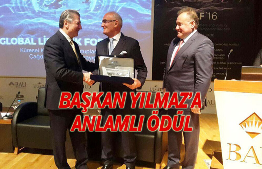 Başkan Yusuf Ziya Yılmaz'a üstün hizmet ve başarı onur ödülü