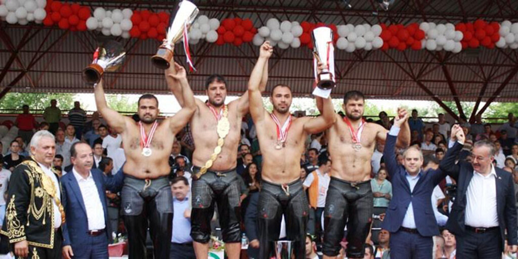 Başpehlivan Kara Ödülünü Demokrası Şehitlerine Adadı