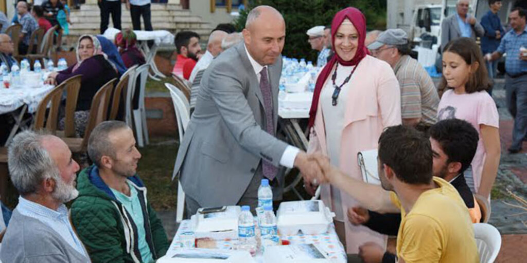 Binlerce Tekkeköylü Kadir gecesi özel programında bir araya getirdi 