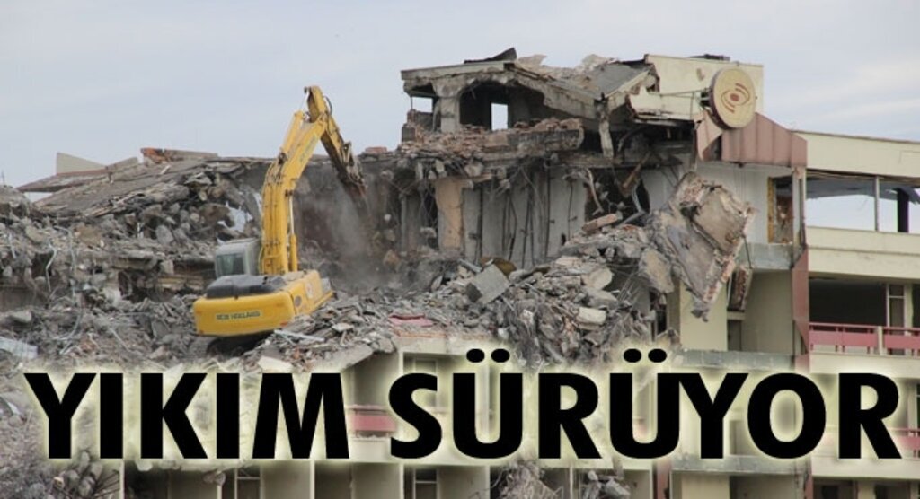 Büyük Samsun Otel'in yıkım çalışması devam ediyor