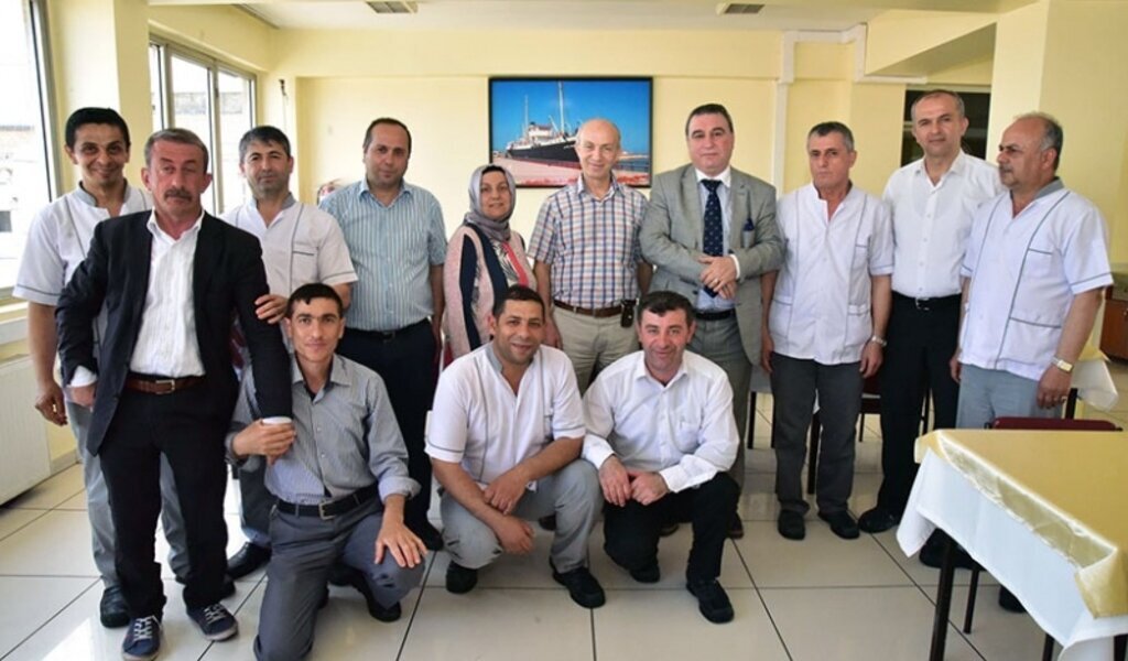 Büyükşehir'den emekli olan Metin Özdemir'e veda sürprizi