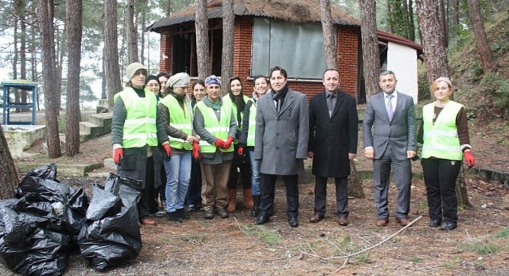 Çam gölünde Temizlik Seferberliği