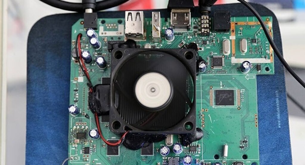 'Çanak antensiz ve internetsiz' uydu cihazı ürettiler