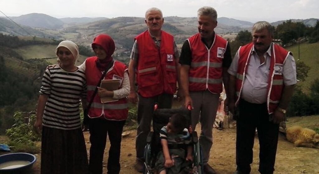 Canik Kızılay'dan 4 tekerlekli sandalye