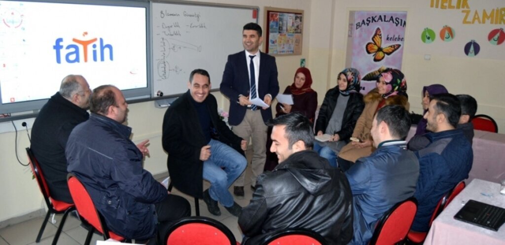 Canik Öğretmen Akademisi'nde eğitimler devam ediyor