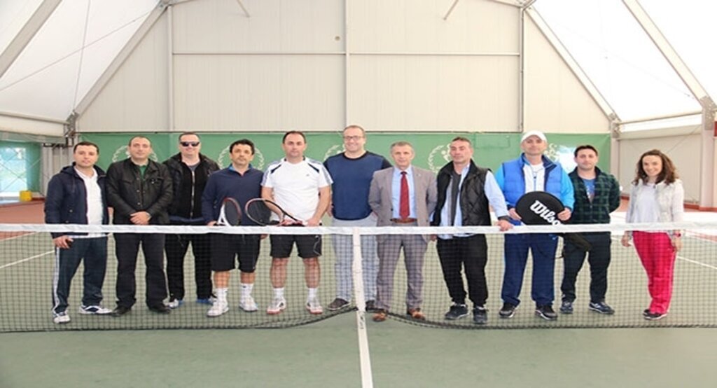 Canik Tenis turnuvası başladı