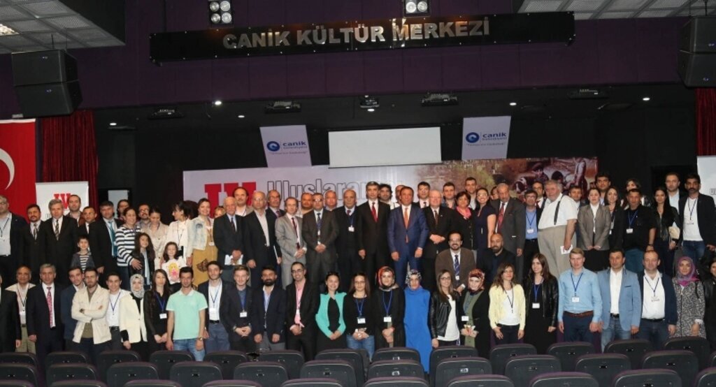 Canik'e sempozyum övgüsü