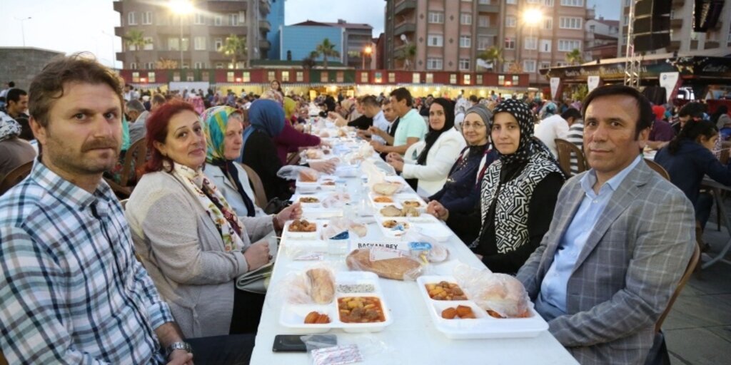 Canik'in gönül sofrası binleri ağırlıyor