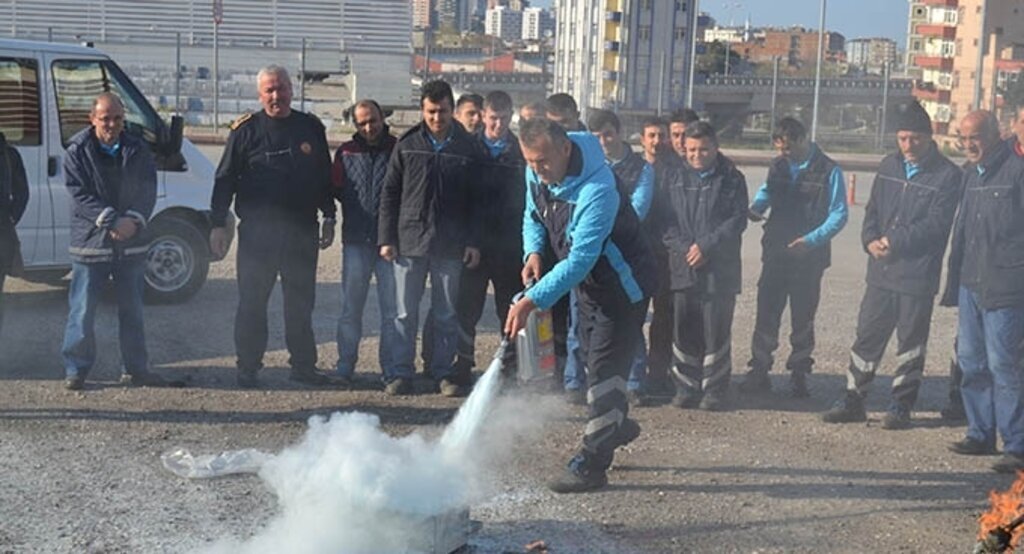 Canik’te Apartman görevlilerine afet eğitimi