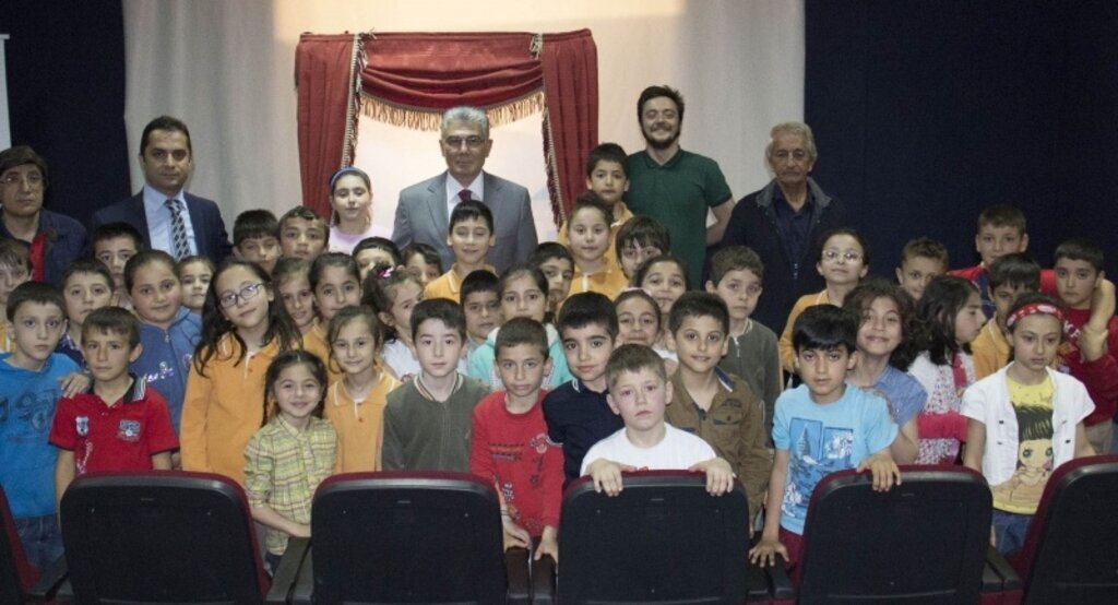 Canik’ten hem tiyatro hem hayat dersi