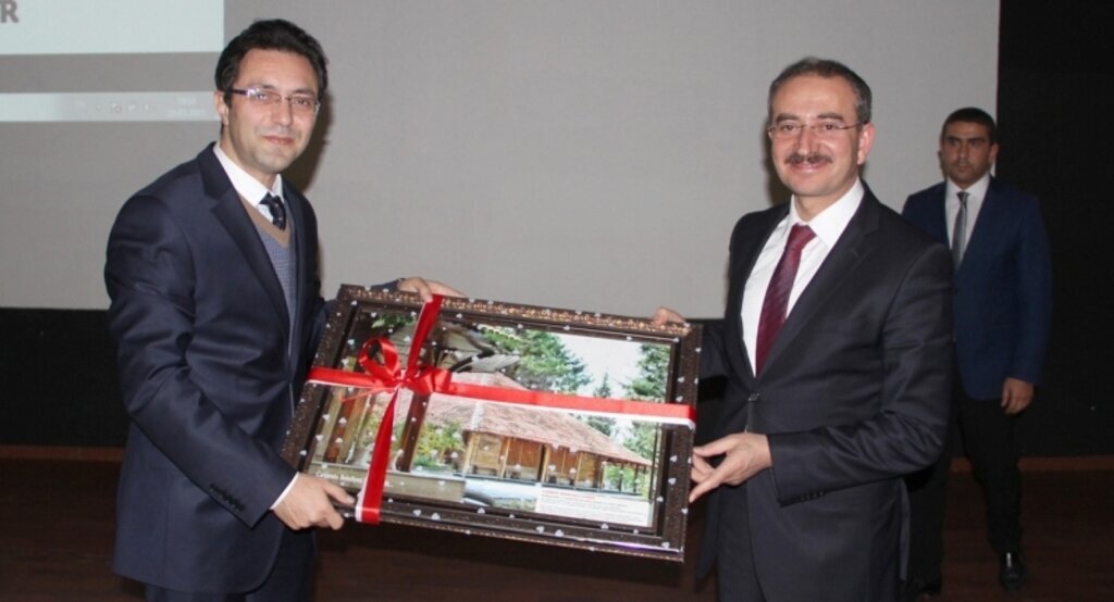 Çarşamba Belediyesi’nden ‘Çanakkale’den İlme Giden Yol’ konferansı düzenlendi