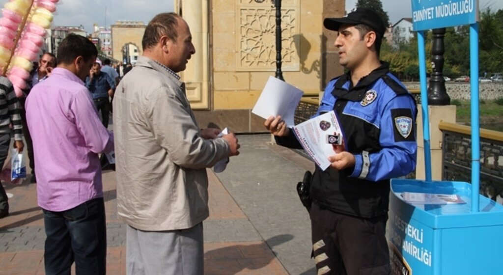 Çarşamba Emniyeti vatandaşları dolandırıcılara karşı uyardı