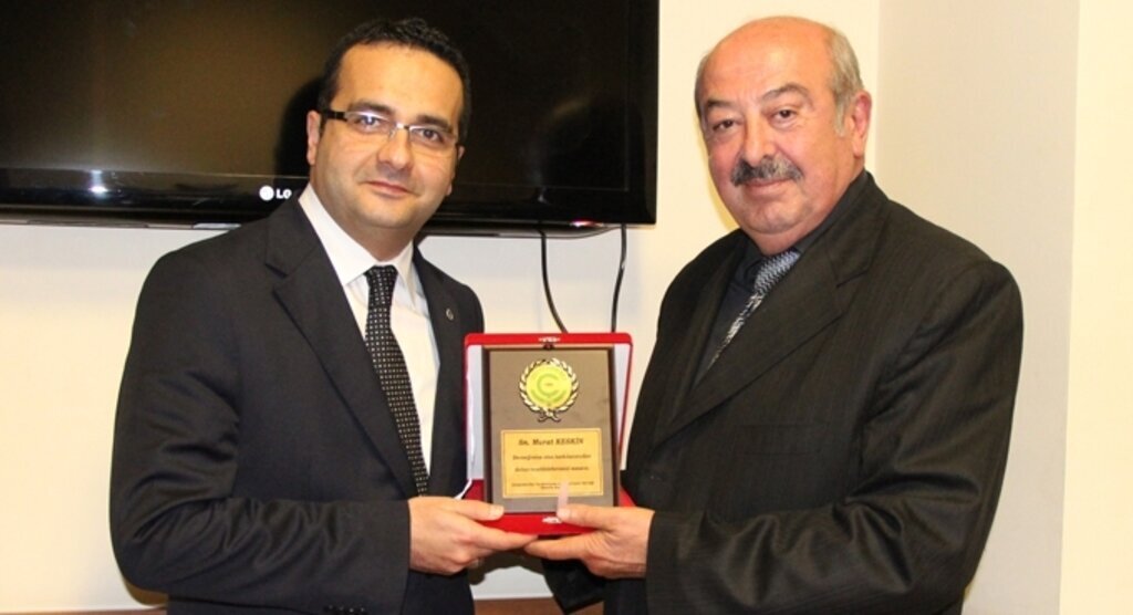 Çarşambalılardan Murat Keskin'e plaket