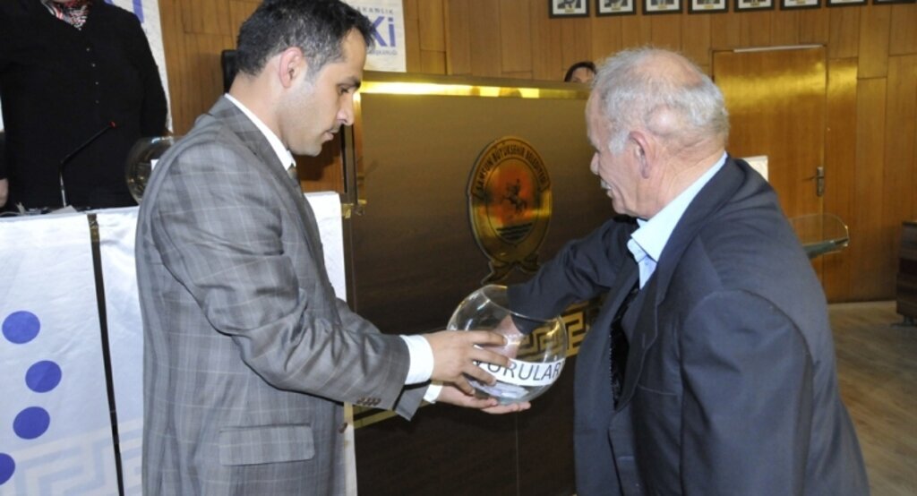 Çay mahallesi kentsel dönüşüm projesi’nde hak sahipleri dairelerine kavuştu