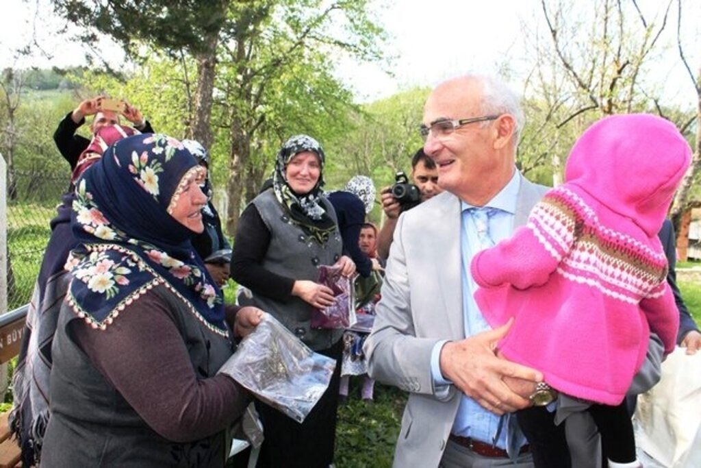 Çerkezler Başkan Yılmaz'ı Bağrına Bastı